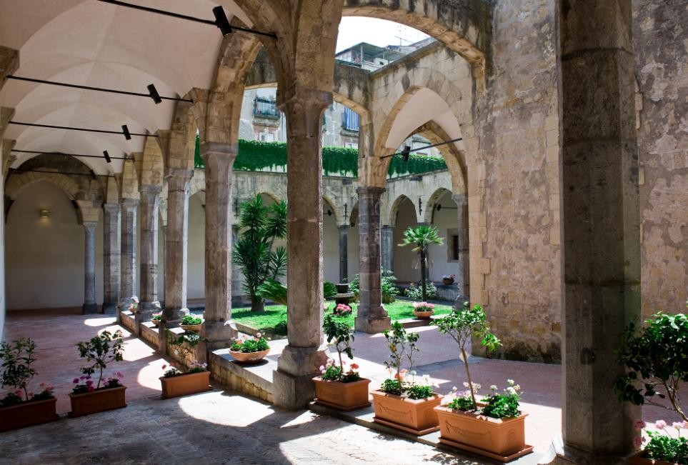 Santa Chiara chiostro di san francesco